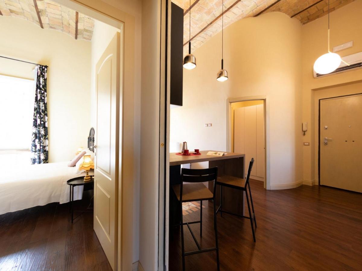 רומא The Best Rent - Elegant Two-Bedroom Apartment Close To Saint Peter'S Basilica מראה חיצוני תמונה